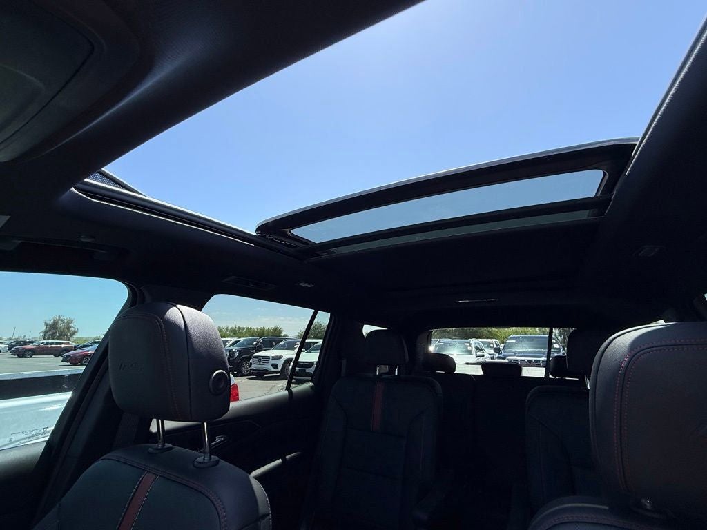 2025 Chevrolet Traverse RS
