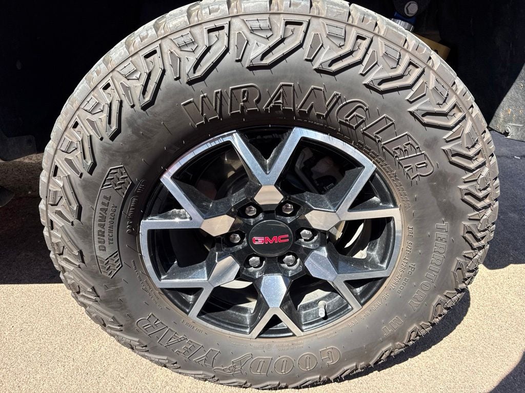 2025 GMC Canyon AT4X