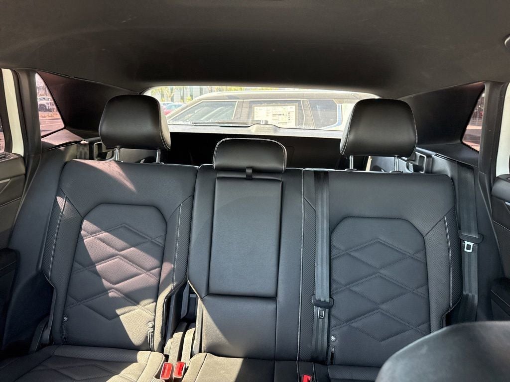 2025 Volkswagen Atlas Cross Sport 2.0T SE w/Technology