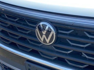 2025 Volkswagen Atlas Cross Sport 2.0T SE w/Technology
