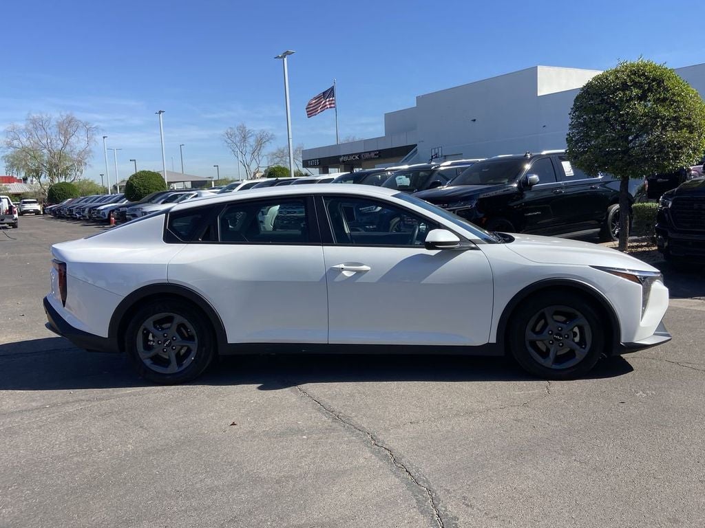 Used 2025 Kia K4 LXS with VIN 3KPFT4DE2SE081334 for sale in Goodyear, AZ