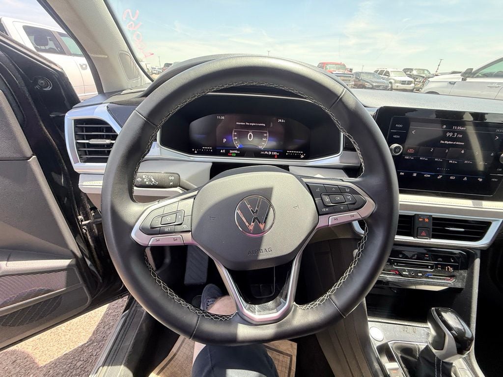 2025 Volkswagen Taos 1.5T SE