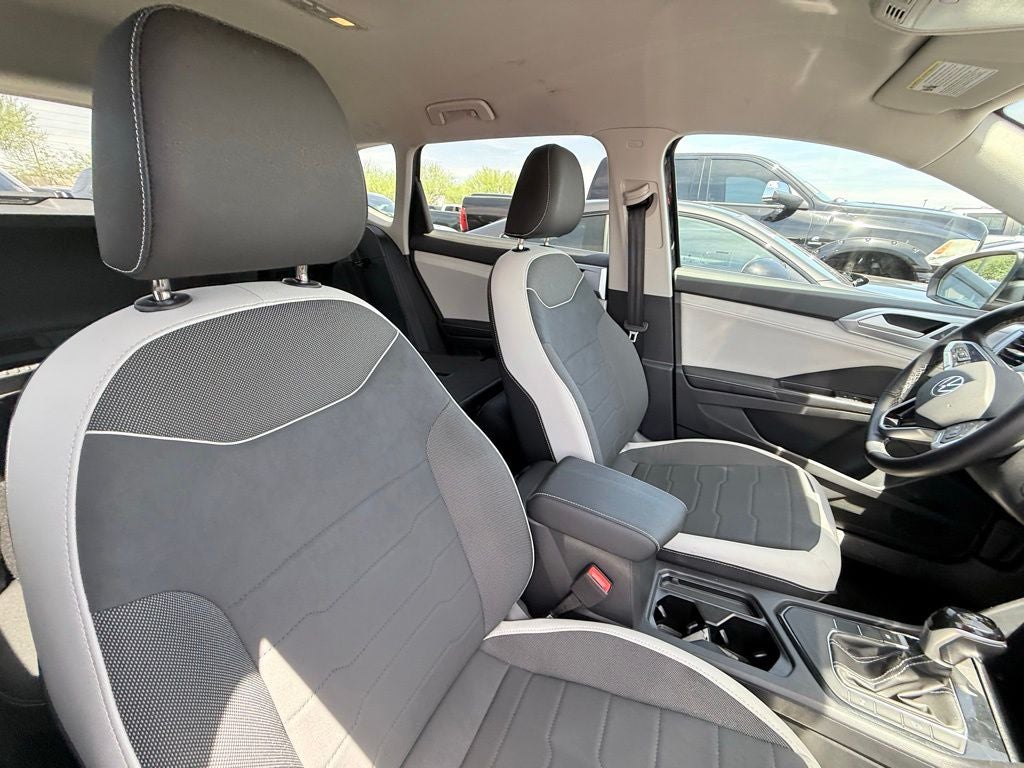 2025 Volkswagen Taos 1.5T SE