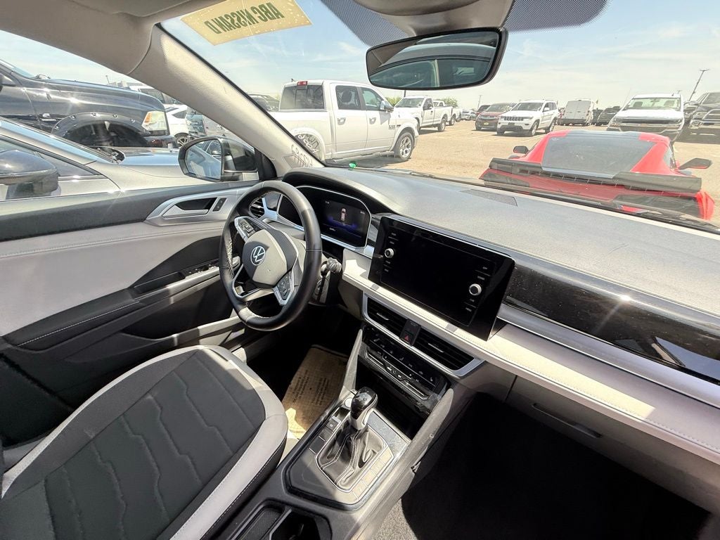 2025 Volkswagen Taos 1.5T SE