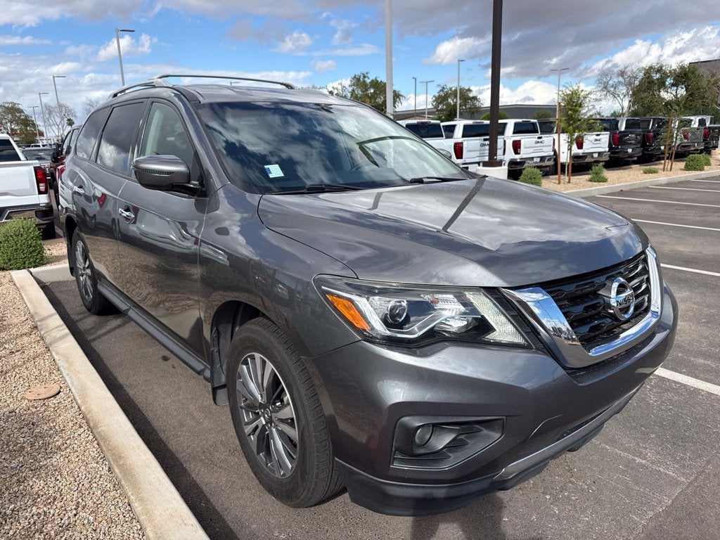 2020 Nissan Pathfinder SV