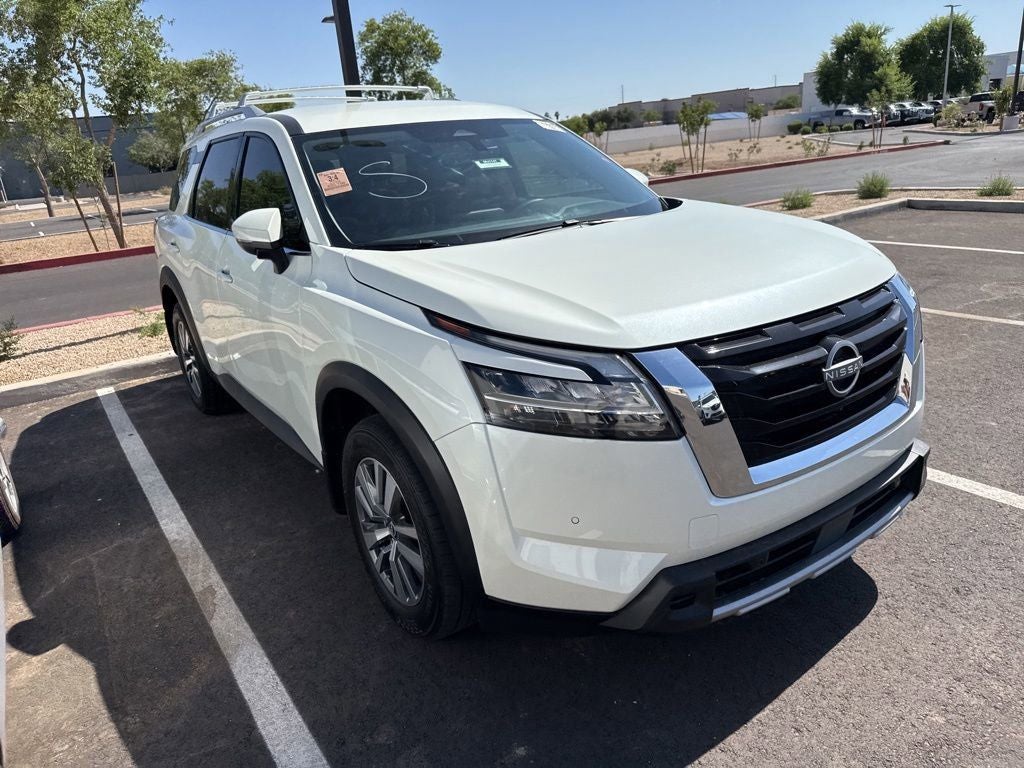 2024 Nissan Pathfinder SL