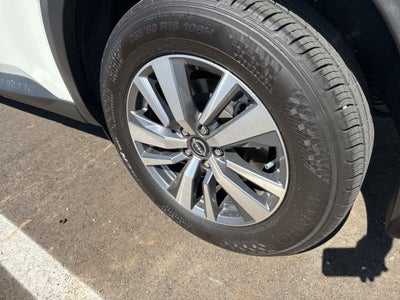 2024 Nissan Pathfinder SL