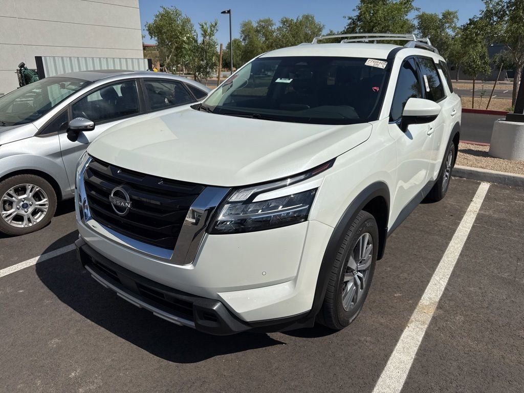 2024 Nissan Pathfinder SL