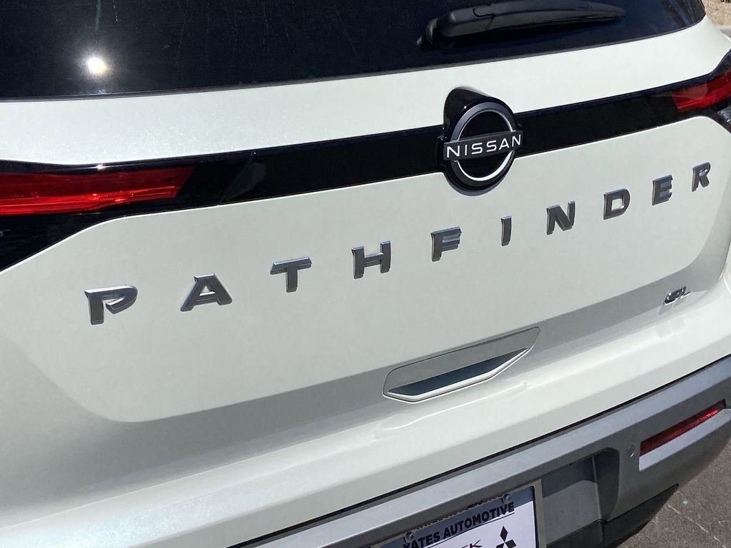 2024 Nissan Pathfinder SL