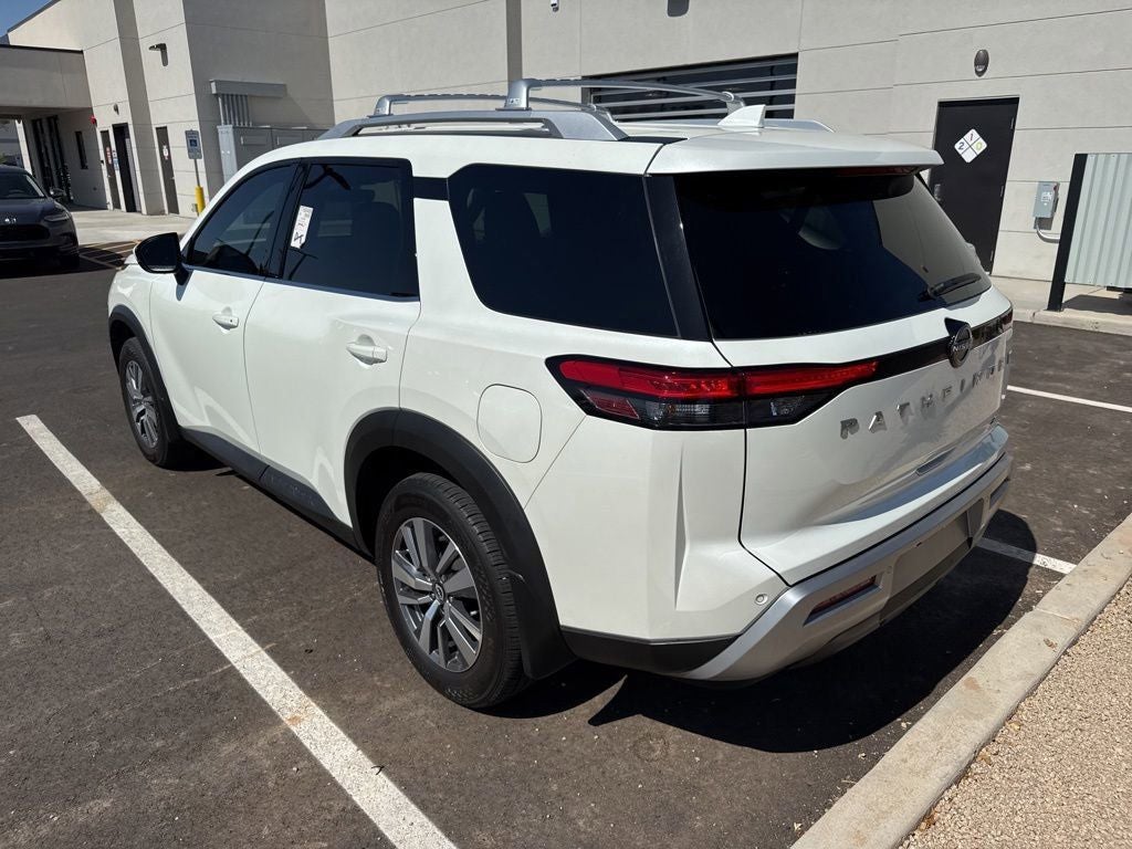 2024 Nissan Pathfinder SL