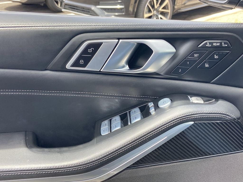 2023 BMW X7 M60i