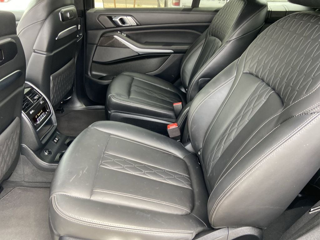 2023 BMW X7 M60i