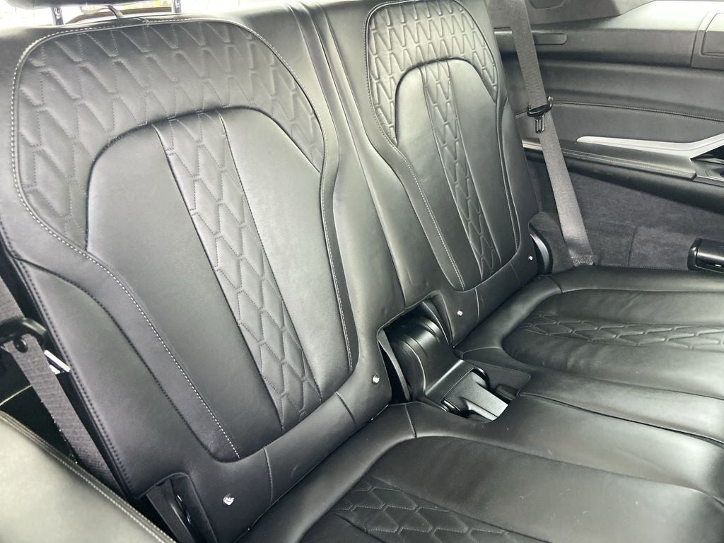 2023 BMW X7 M60i