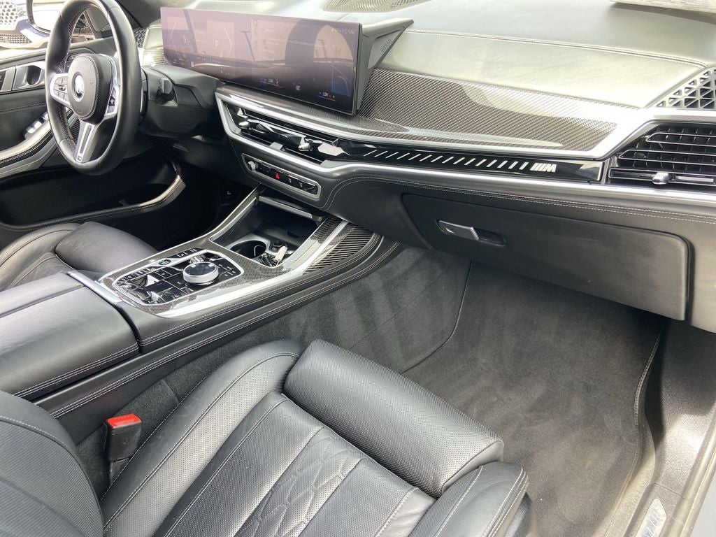 2023 BMW X7 M60i