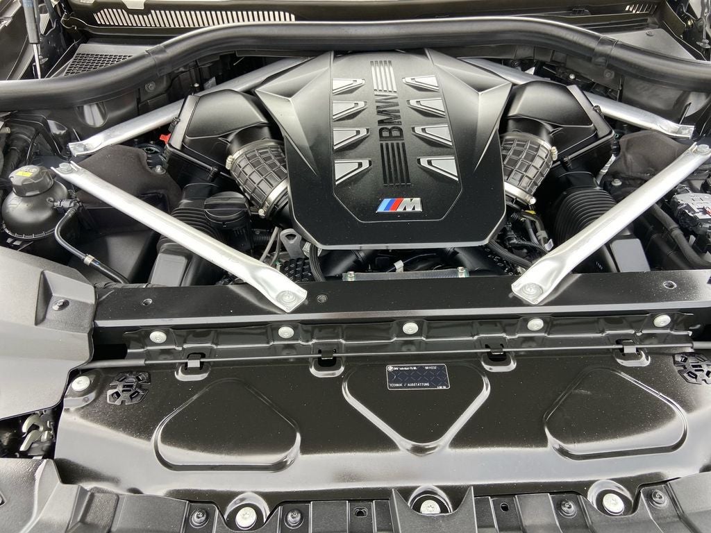 2023 BMW X7 M60i