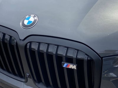 2023 BMW X7 M60i