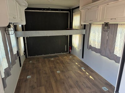 2014 Evergreen Amped 28FS 33' Toy Hauler