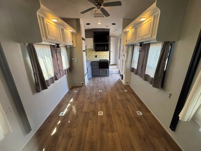 2014 Evergreen Amped 28FS 33' Toy Hauler