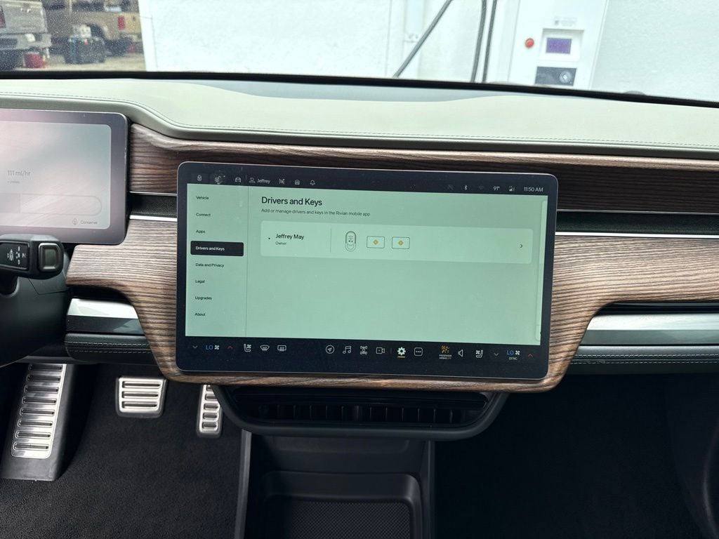 2024 Rivian R1S Adventure