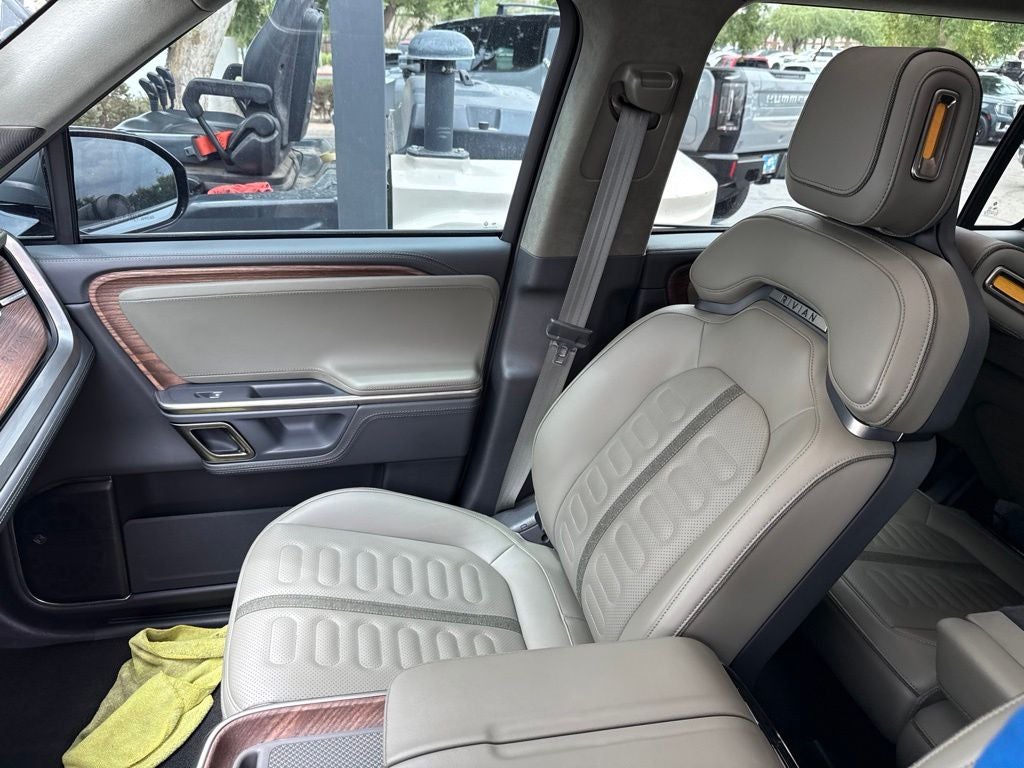 2024 Rivian R1S Adventure