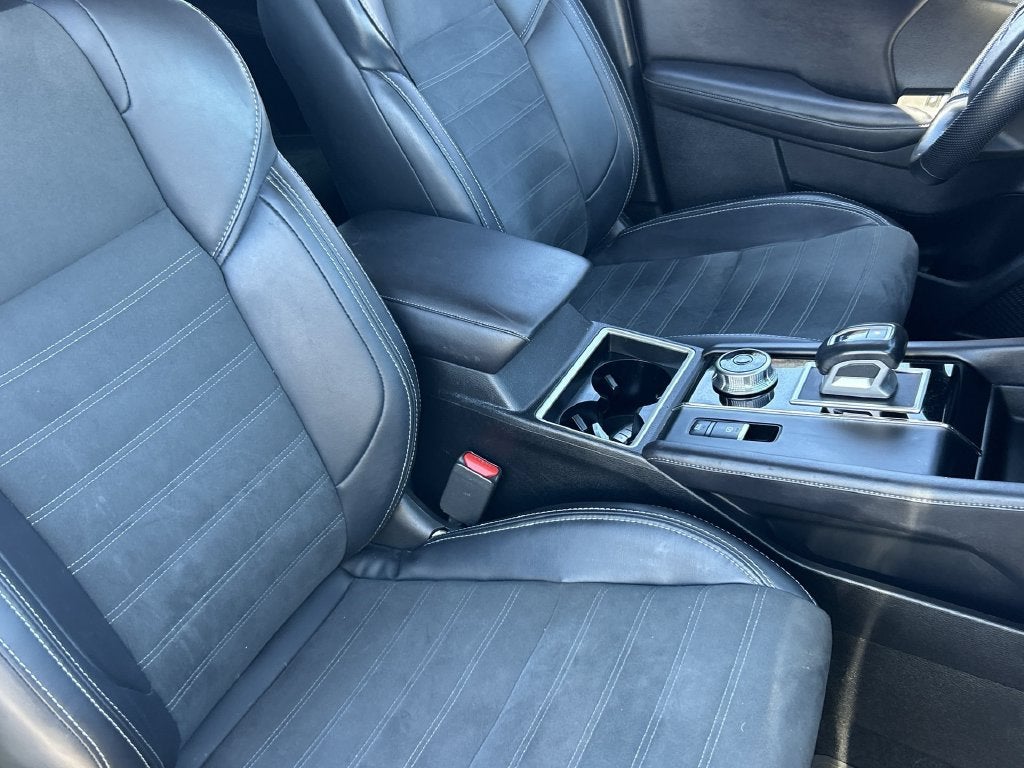 2024 Mitsubishi Outlander SE Black Edition w/Pano Roof