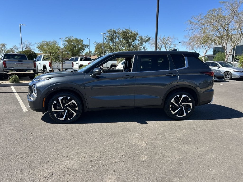 2024 Mitsubishi Outlander SE Black Edition w/Pano Roof