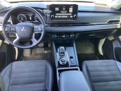 2023 Mitsubishi Outlander SE