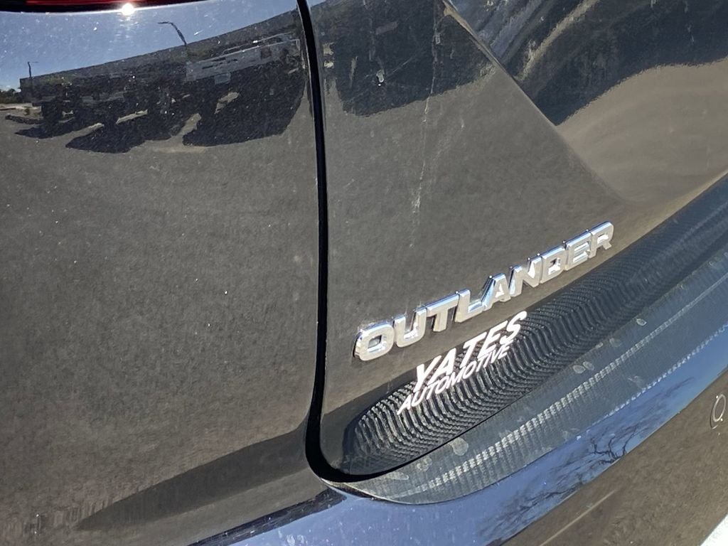 2023 Mitsubishi Outlander SE