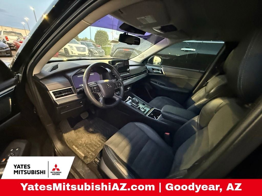 2023 Mitsubishi Outlander SE