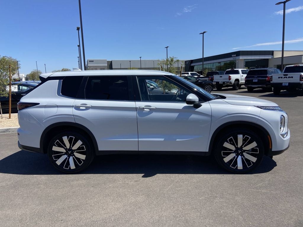 2025 Mitsubishi Outlander SE