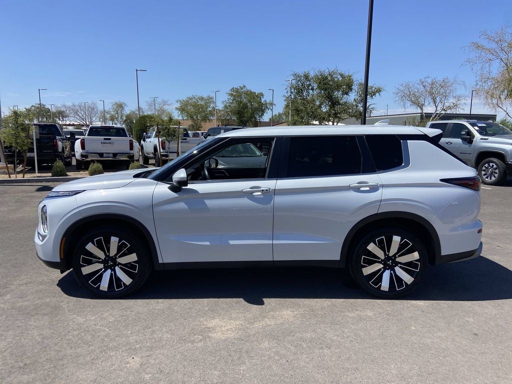 2025 Mitsubishi Outlander SE