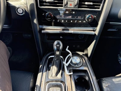 2024 INFINITI QX80 LUXE
