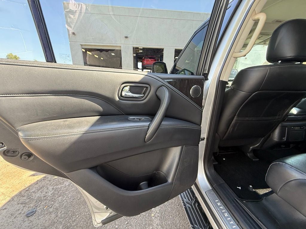 2022 INFINITI QX80 LUXE