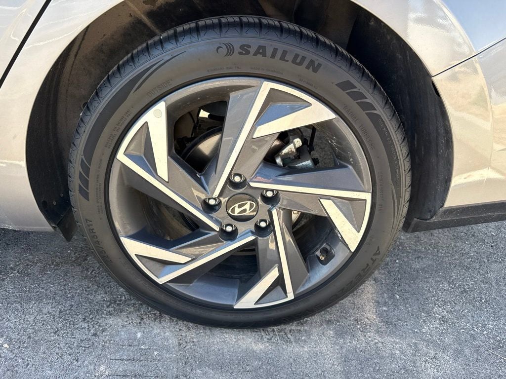 2024 Hyundai Elantra Limited