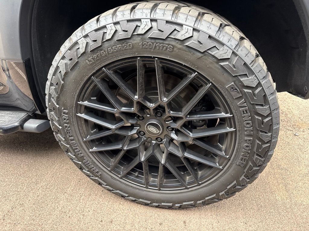 2023 Land Rover Defender 110 V8