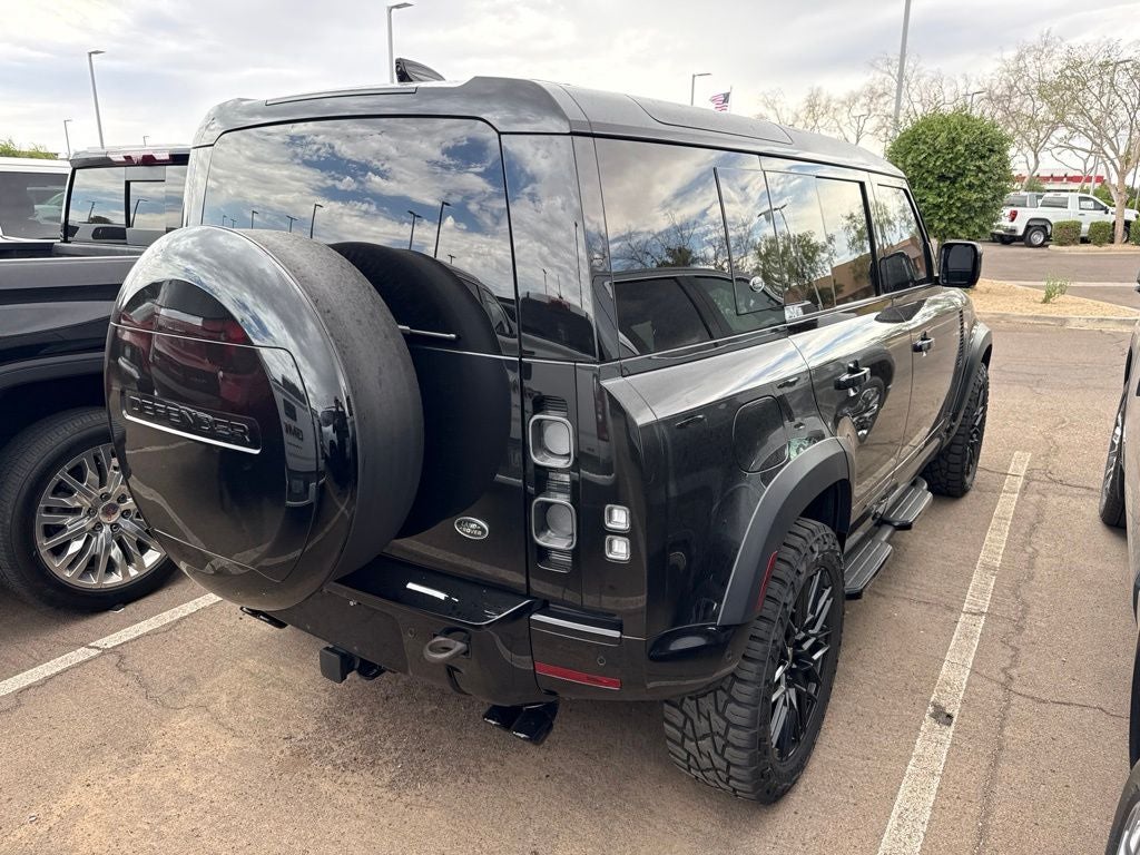 2023 Land Rover Defender 110 V8