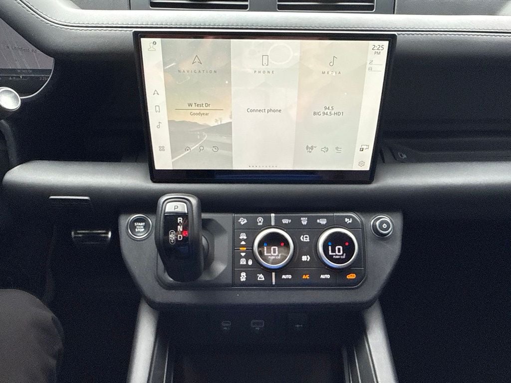 2023 Land Rover Defender 110 V8