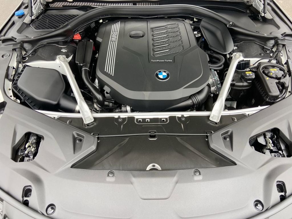 2023 BMW 8 Series 840i